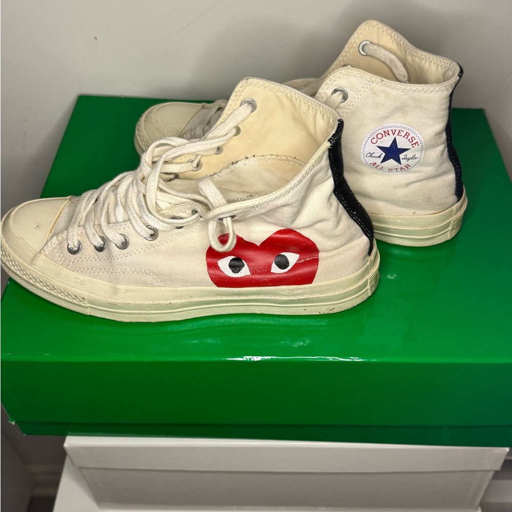 Comme des Garçon Play White High-Top Sneakers wit Red Heart sold as is size 9US - Picture 2 of 6